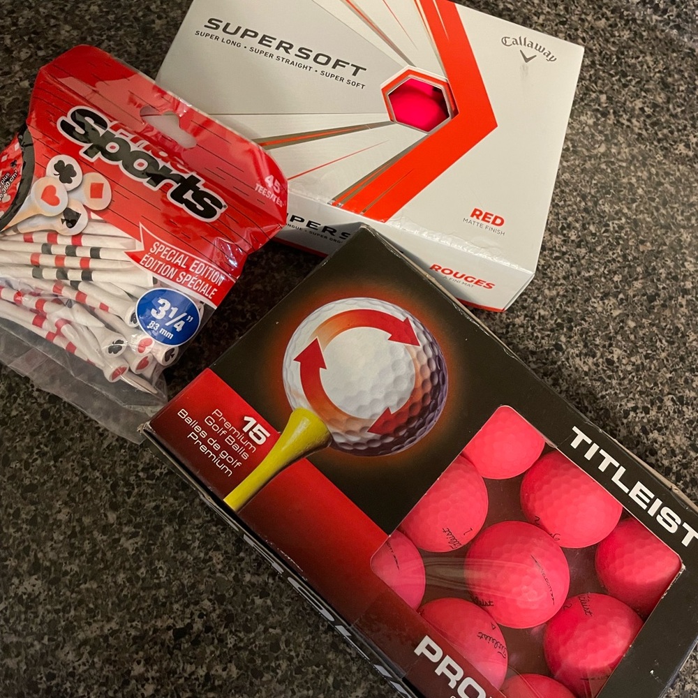 NWT CALLAWAY/TITLIEST GOLF BALLS AND SUITS THEMED TEES